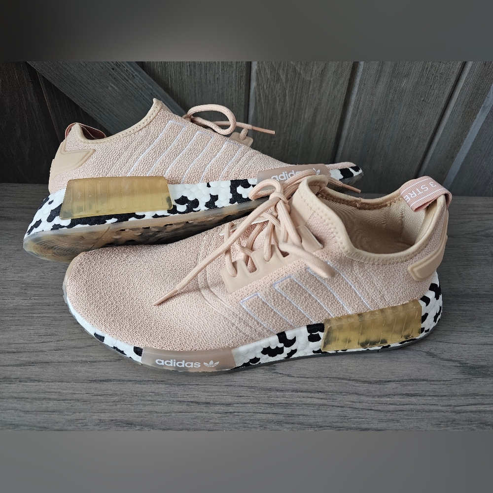Adidas NMD_R1 Halo Blush Shoes sz 9.5